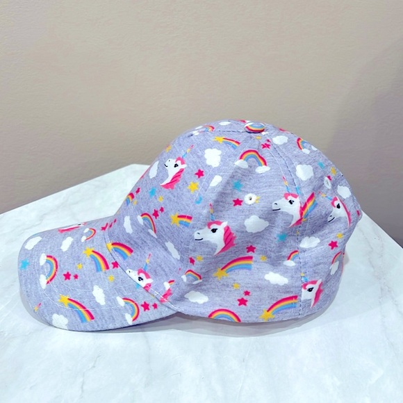 🔥Unicorn and Rainbow Patterned Cap🔥 - Picture 2 of 3
